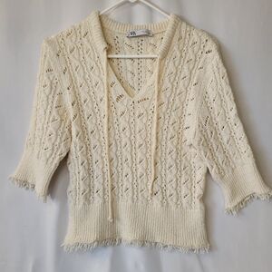 Zara Cream V-Neck Knit Sweater